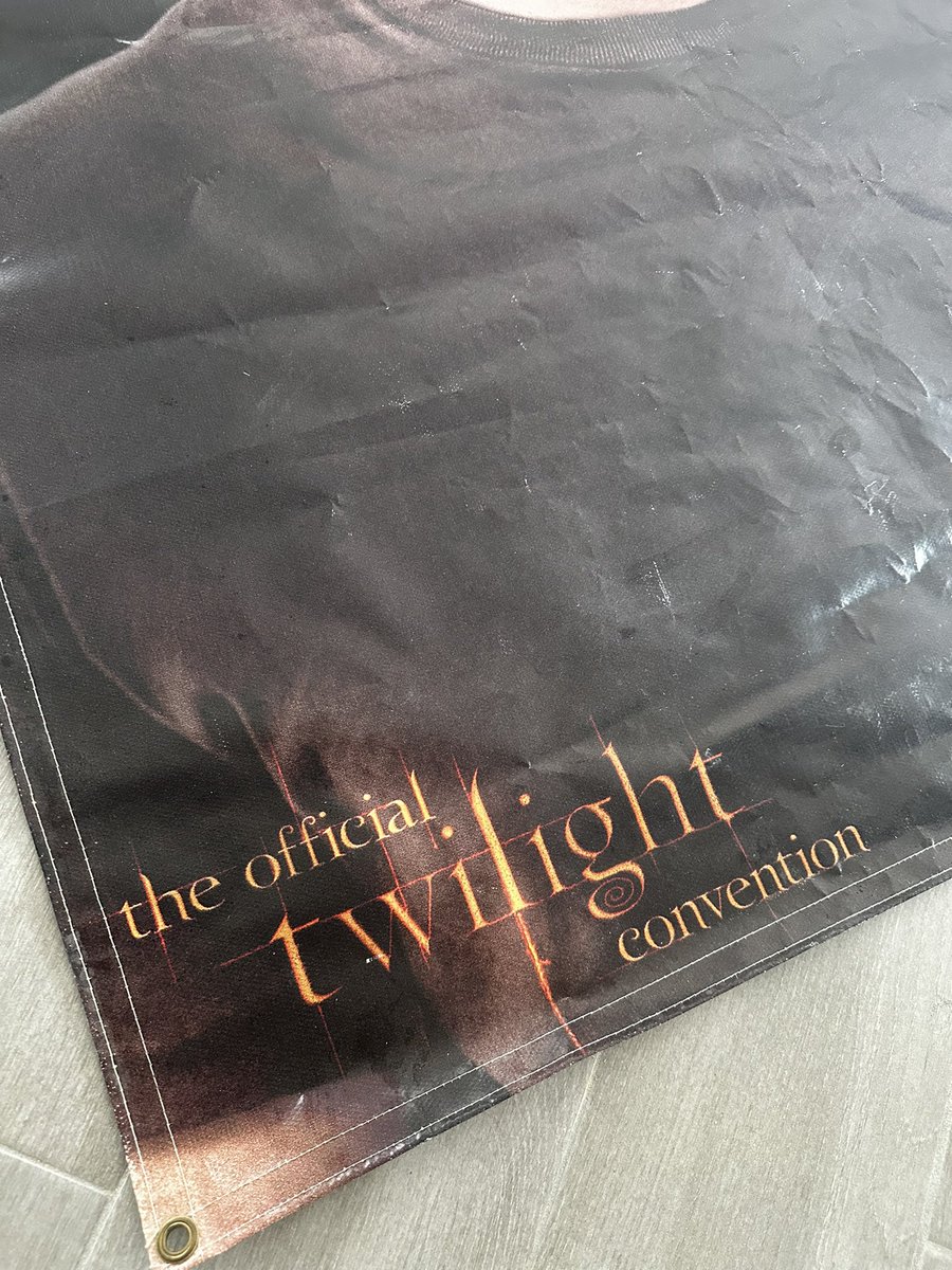 Selling this original #twilight convention vinyl banner of #jacobblack #taylorlautner DM if interested. More items coming soon.