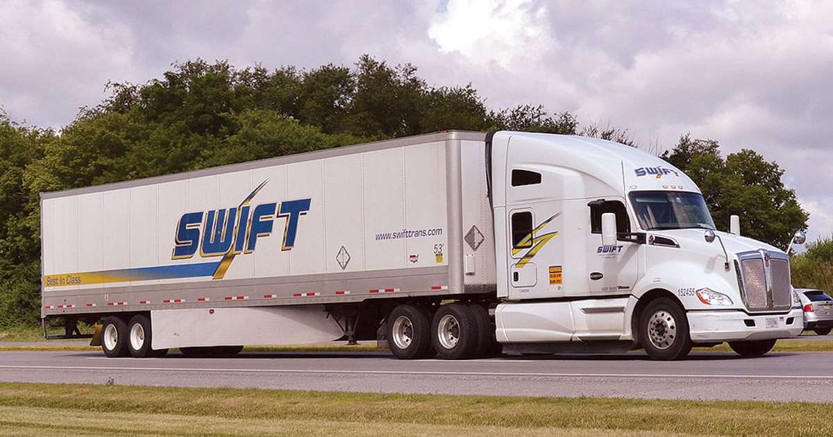 Holy crap I’m pretty sure I just passed Taylor Swift’s tour bus