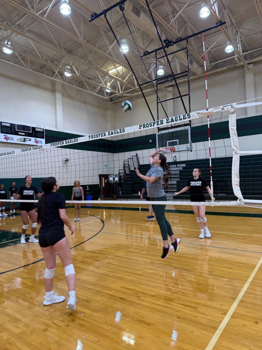 prospervb's tweet image. Labor Day Family Practice was a big hit! 🏐💚🦅 #PVB #FaithintheFight