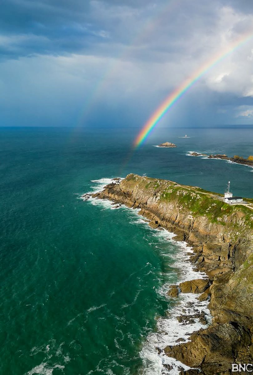 La Pointe du Grouin à Cancale (35) complétée par un magnifique double arc-en-ciel 🤩🌈
Le 31/08/2025 par BNC 📸 #bretagne #cancale #illeetvilaine #meteobzh #couleursdebreizh