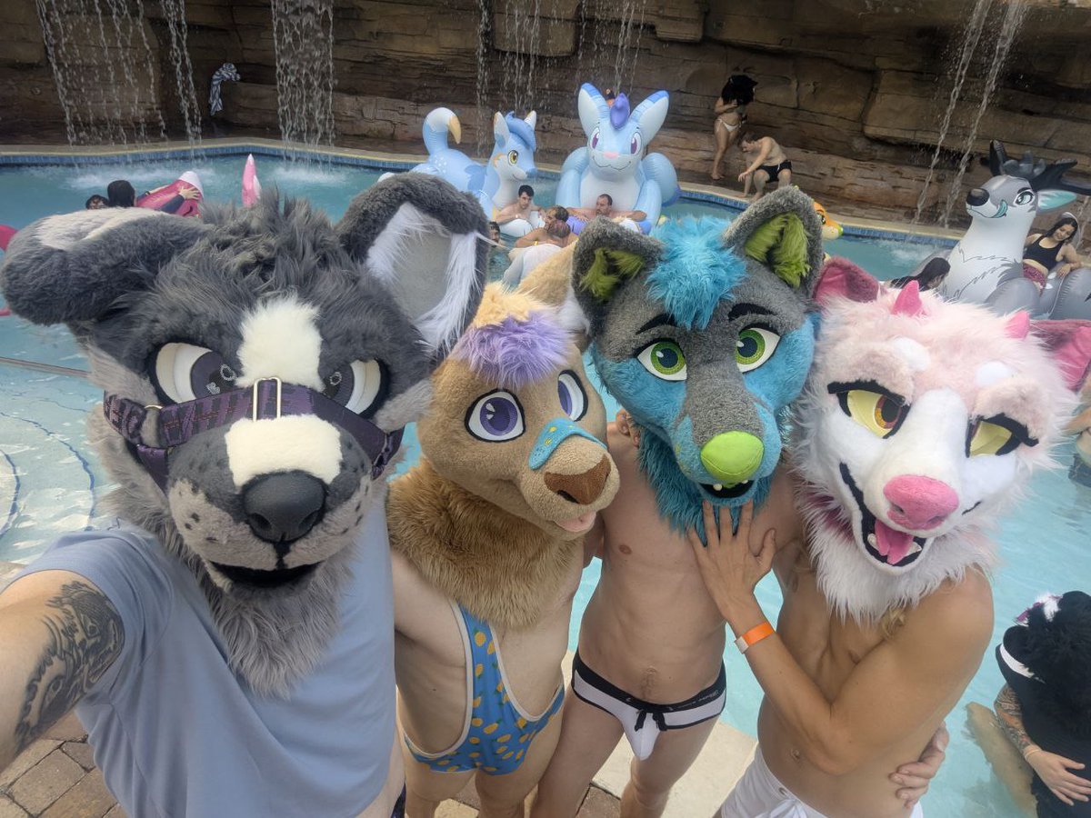 Easily the most memorable con I've had in forever so many new friends and experiences. Getting back in touch with old friends and making plans for the next con already. See y'all next year!!