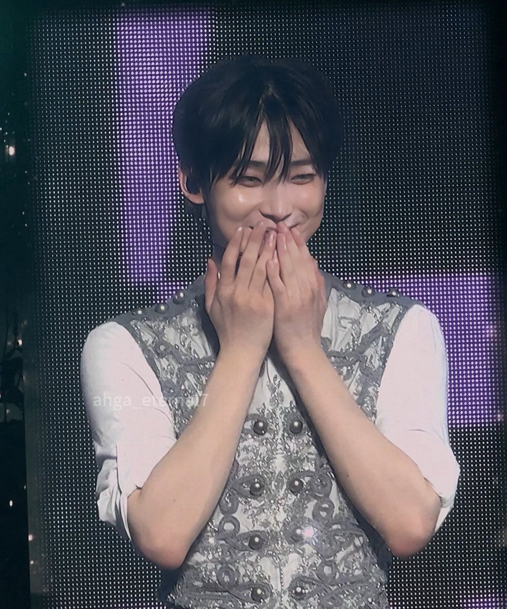 STOP LOOK AT SUNOO 🥹😭😭😭