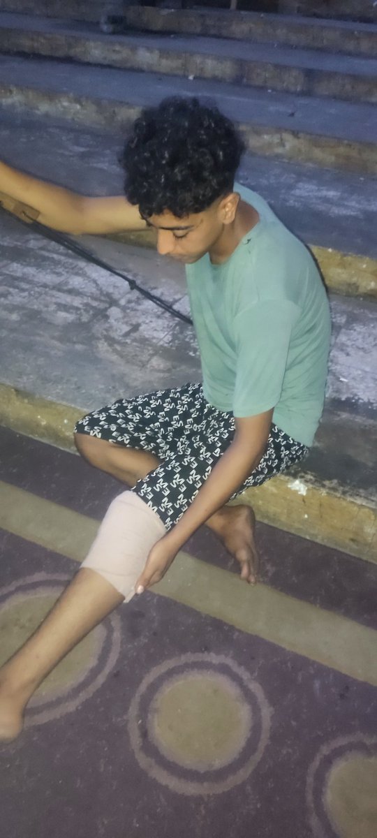 My small wound bears witness to a great pain, one that hurts more than the bullet because it reminds me of hunger and deprivation. Even my legs can no longer carry me, but my heart still fights for life.
I can't take it I'm so tired chuffed.org/project/yusufg…
<a href="/ireallyhateyou/">B.M.</a>