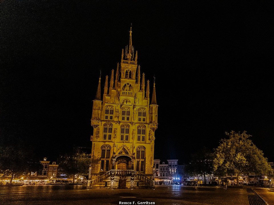 Brand in prullenbak in café Barbier