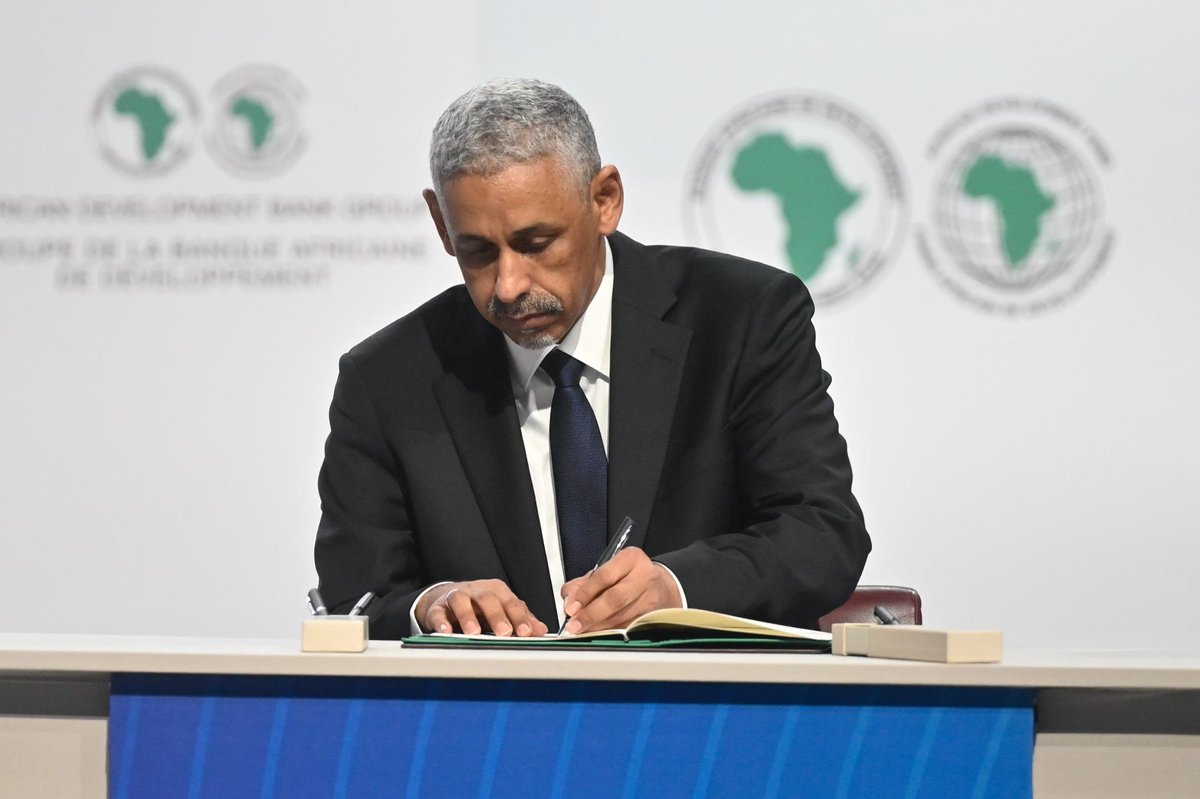 On 1 September in Abidjan, I had the honour of attending the swearing-in of Dr. Sidi Ould Tah (<a href="/AfDBPresident/">AfDB President</a>) as the new President of the African Development Bank (<a href="/AfDB_Group/">African Development Bank Group</a>).

On behalf of the entire African health family, I warmly congratulate Dr. Sidi on his appointment. We