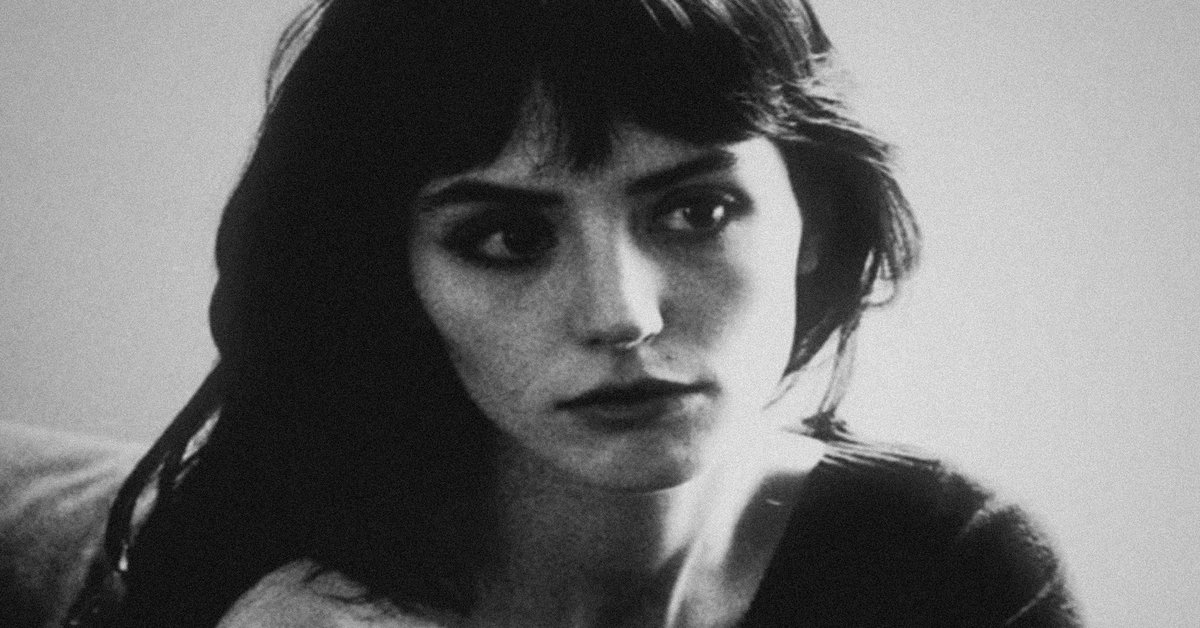 ᅠ    

                         𝖆lice 𝖋ortescue .