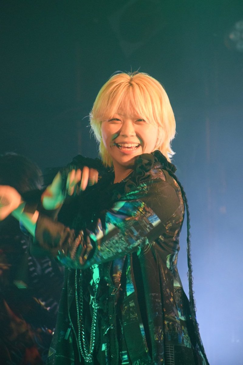 赤レンガの前ですがやっと会いに行けましたキラミナのシーちゃん
特典会で話が盛り上がり楽しかった🤗
カッコよかった　またライブ行くね👍