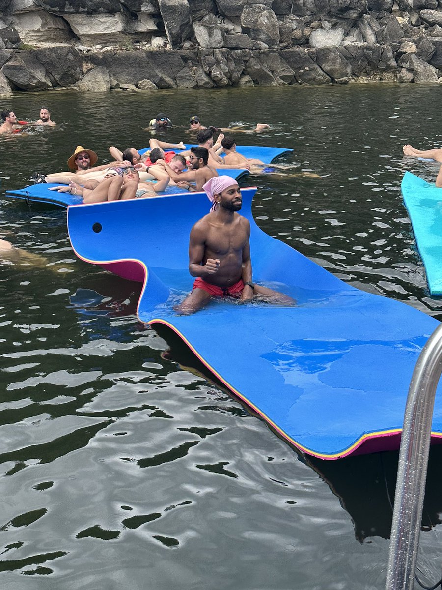 imarithevirgo's tweet image. #labordayweekend #hippiehollow #laketravis
