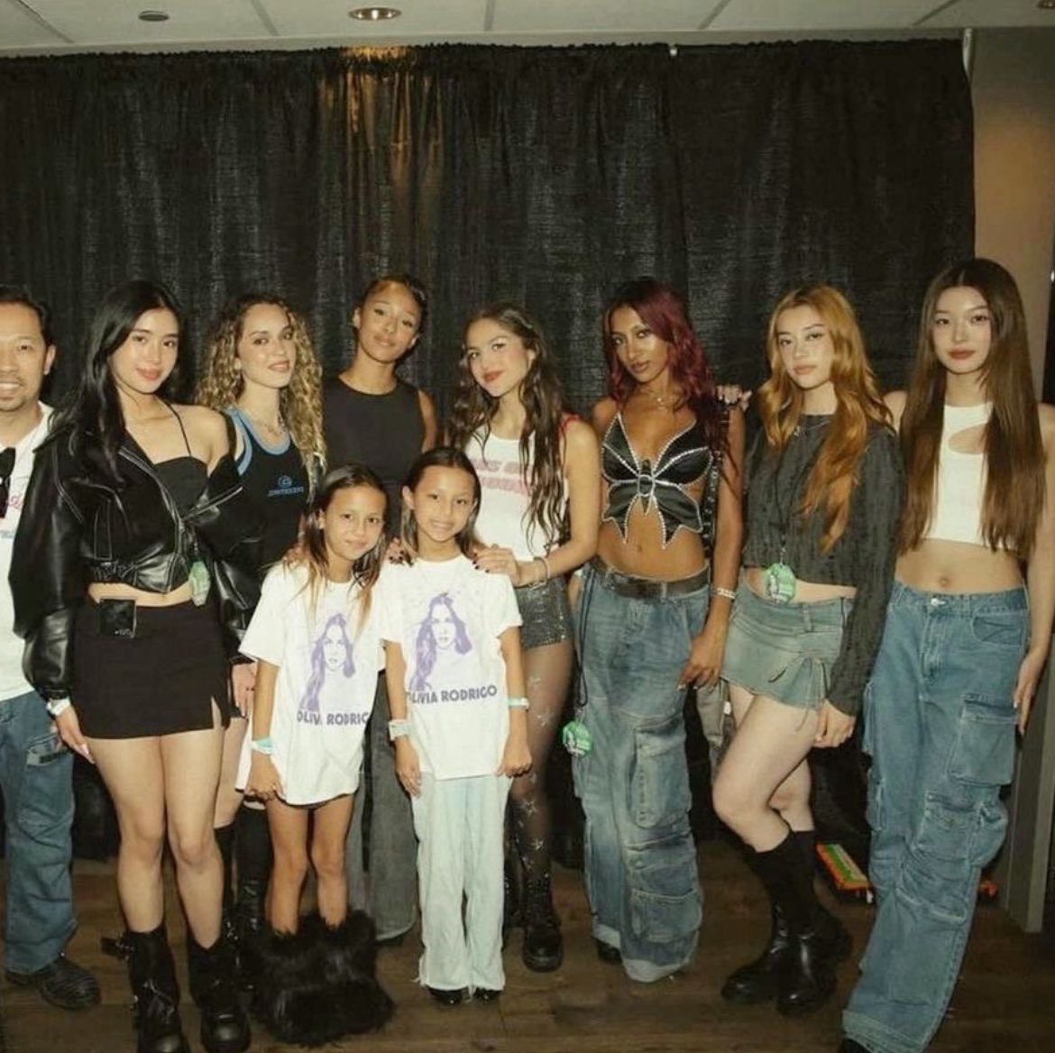 katslivia crumbs 
- a thread