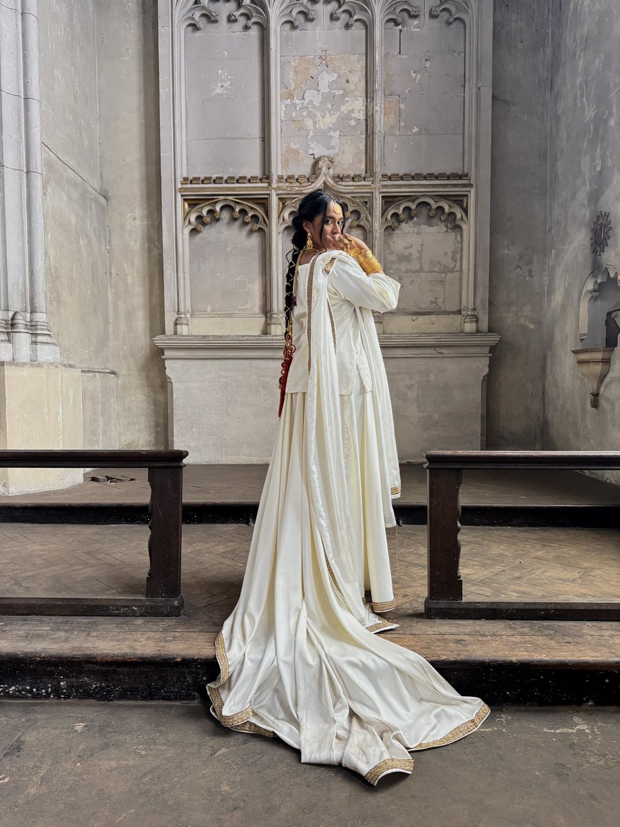 Simmykanda's tweet image. Modelling for Areeb - Heer Graduate Collection !