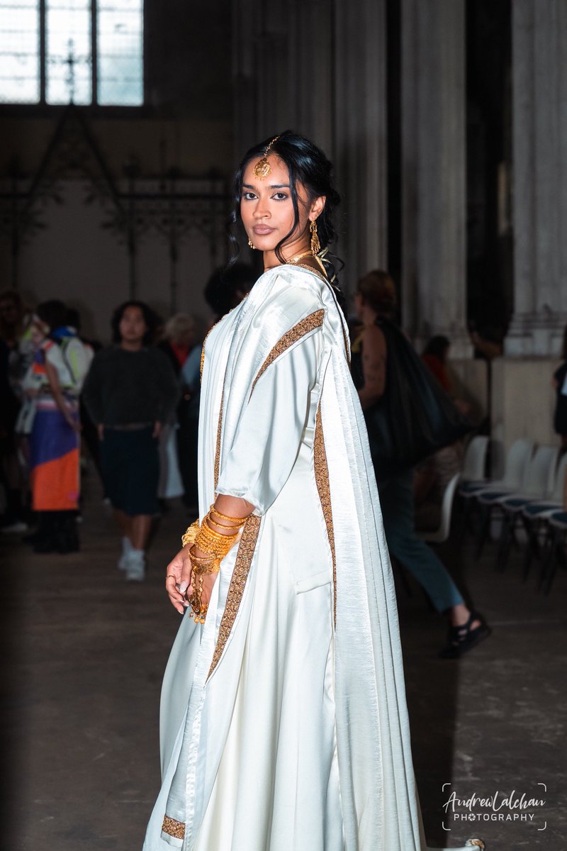 Simmykanda's tweet image. Modelling for Areeb - Heer Graduate Collection !