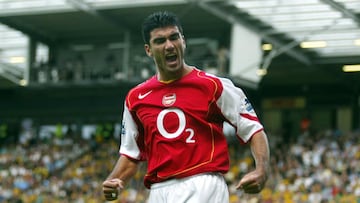 ExtremaduraUtd's tweet photo. We want to remember today the ๐ช๐ธlegend Reyes: he played for our for @EXT_UD, @realmadrid, @SevillaFC, @Arsenal and @SEFutbol. He would have been 42 years old today. Rest in peace Reyes, always in our memories โพ๏ธ #reyes #extremadura #almendralejo #legendsoffootball #memories https://t.co/NaHerylTRL