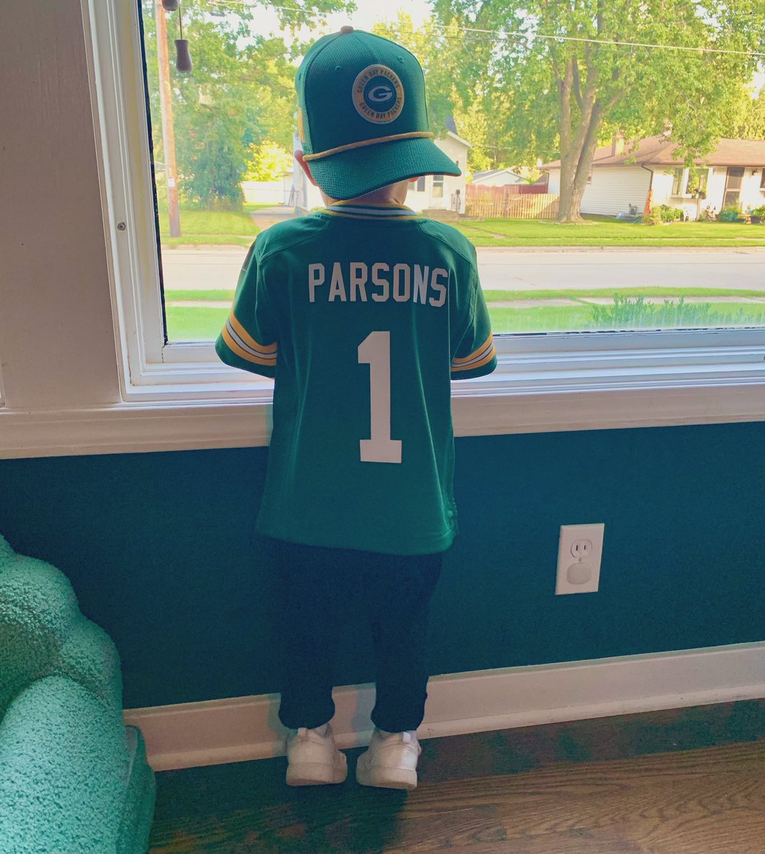 Marques Eversoll (@marqueseversoll) on Twitter photo How many jerseys is too many jerseys for a 2-year-old?
(idc)
🔥 How many jerseys is too many jerseys for a 2-year-old?
(idc)
🔥