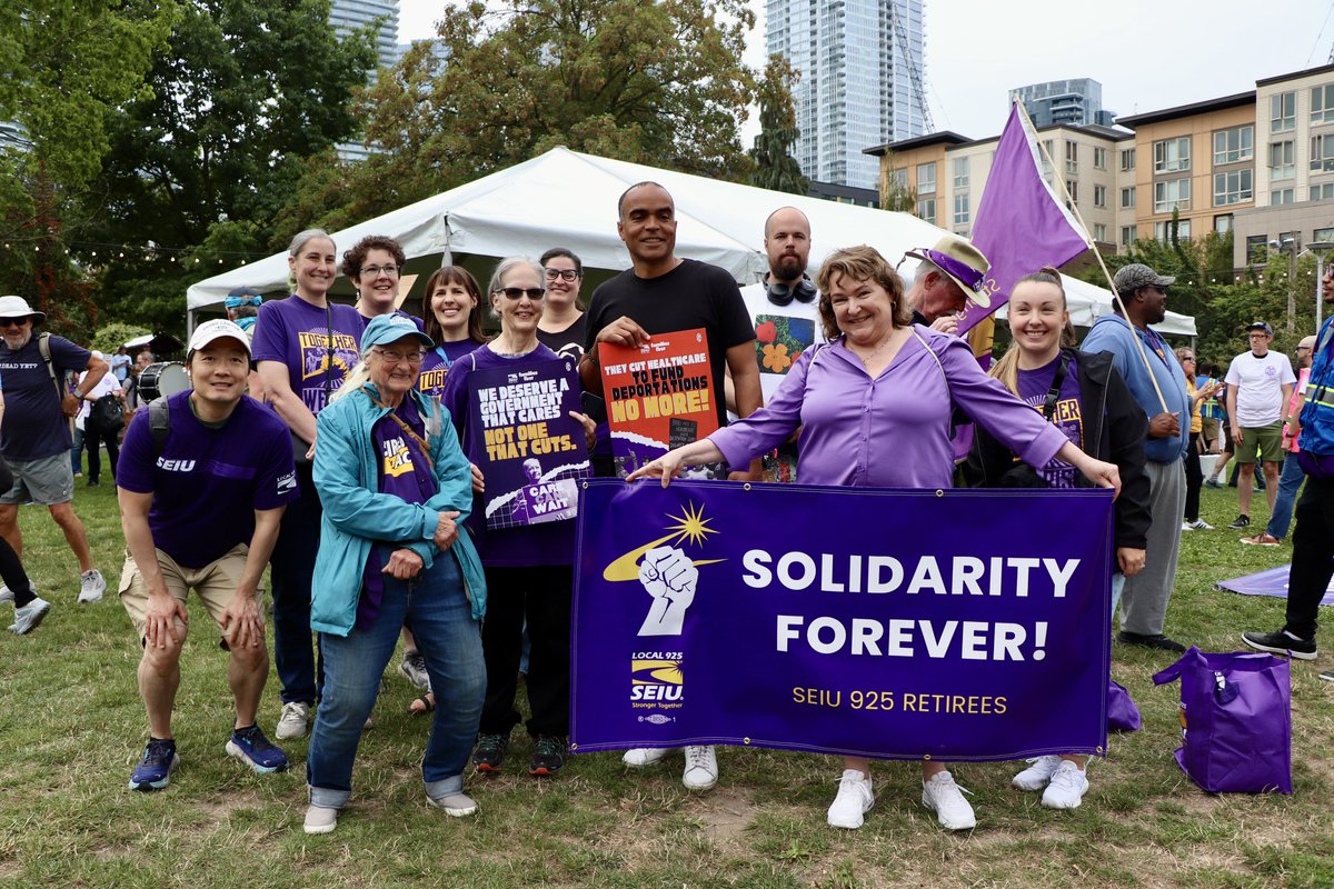 THANK YOU to everyone who came out to celebrate Labor Day in Seattle and send a message to the billionaire class.

America belongs to working people.

#LaborDay