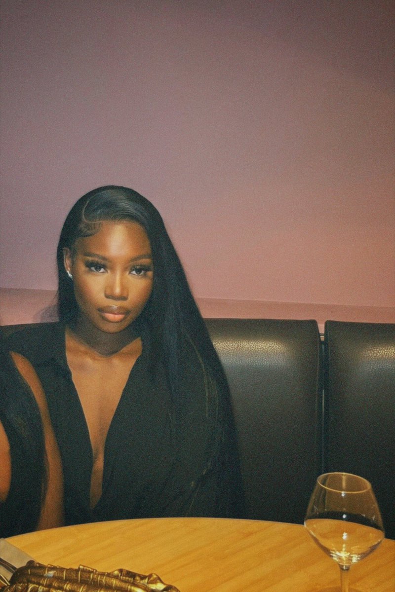 daliflawless's tweet image. Who I stan                     The fan :