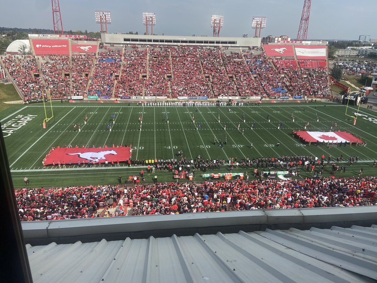 Morley_Scott's tweet photo. About to kick it off #LDC #BoothShot  https://t.co/y1h6SIUIYH https://t.co/H88HUBJO18