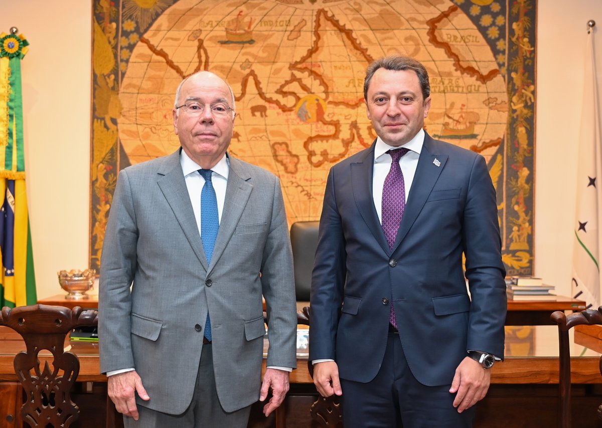O Ministro Mauro Vieira recebeu hoje o Vice-Ministro das Relações Exteriores do Azerbaijão, Elnur Mammadov, que visitou Brasília para a V Reunião de Consultas Políticas Brasil-Azerbaijão.