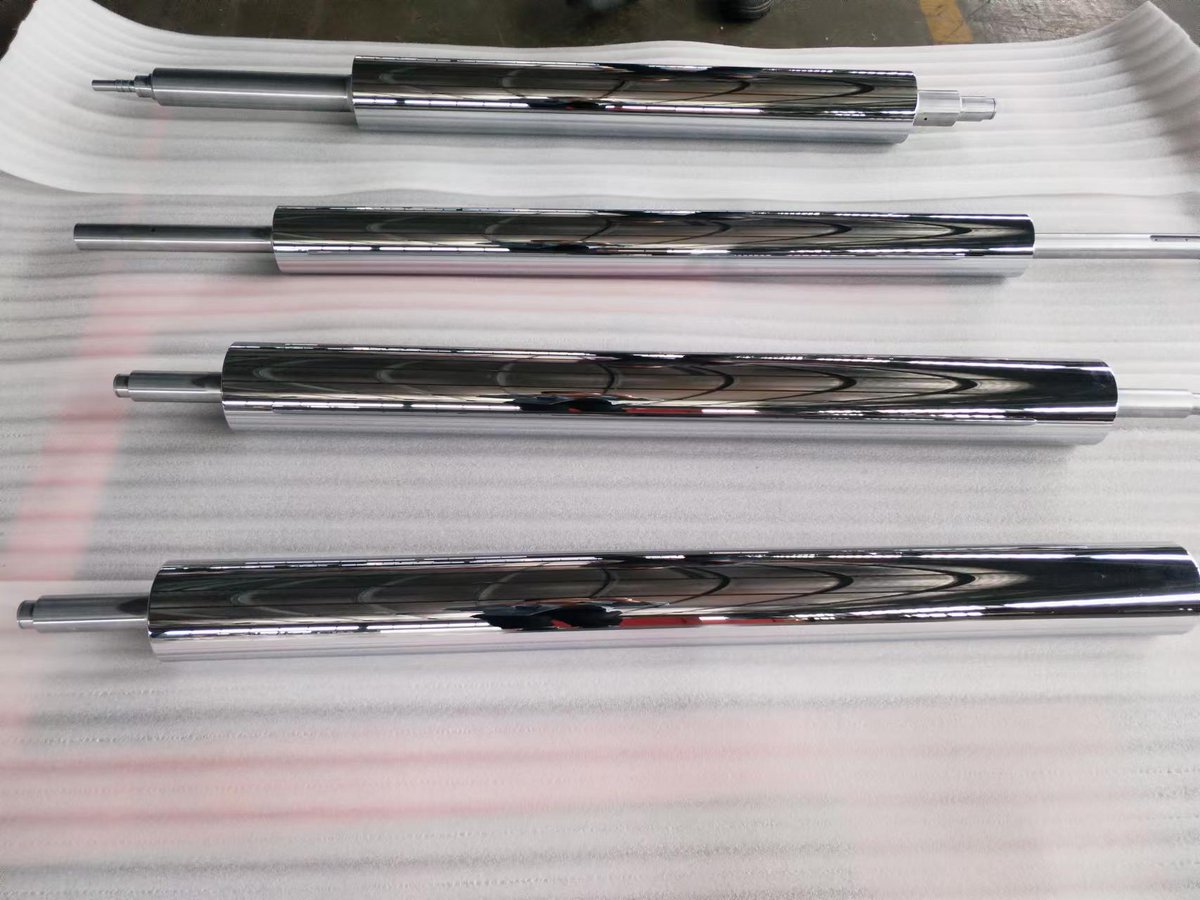 Manufacture of plated chrome  aluminum idler roller   mirror roller for film machine , coating machine .   contact info : ana@zlecn.com , phone: +8613817021635