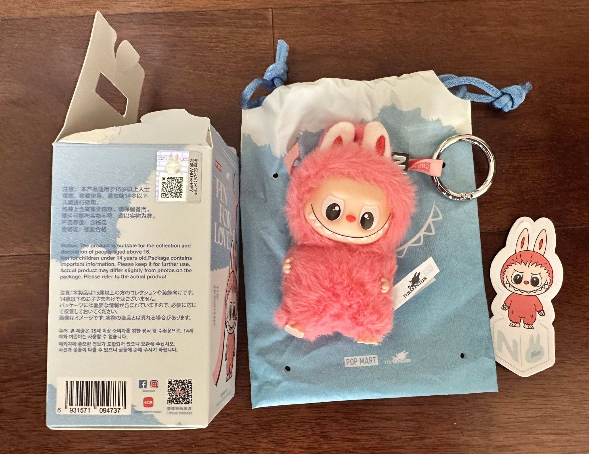 信頼の出品者です！400件以上の良い評価をいただいています 正規品 ラブブ ポップマート人気【ラブブぬいぐるみ】本物か？偽物か？見分け方