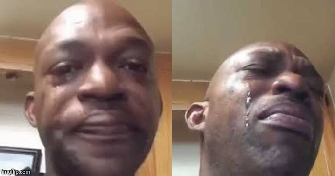 5eniorDeveloper's tweet image. Cuando te compraste el escritorio con altura ajustable, una herman miller, el monitor ultrawide, la MacBook pro, el teclado mecánico con RGB, los audífonos con cancelación de ruido y te quitan el home office