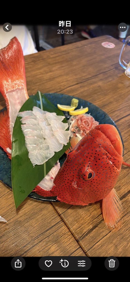 こんにちは☀️

沖縄の三大高級魚のひとつ、アカジンのお刺身✨

煮付けも最高でした〜🐟🍺

いっぺ〜ま〜さんどぉ〜‼️👏