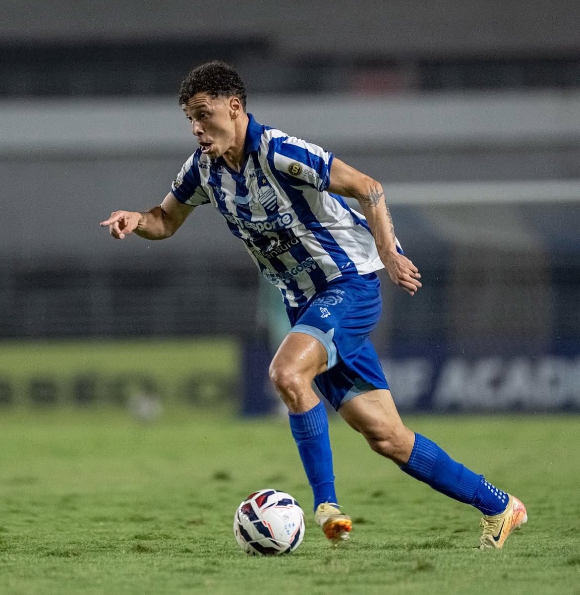 OGremistaaa's tweet image. Um reforço da Premier League e um da Série D pra equilibrar

Tipo perder pro pior time do campeonato em casa e empatar com o melhor na casa deles. 

Simplesmente Grêmio.