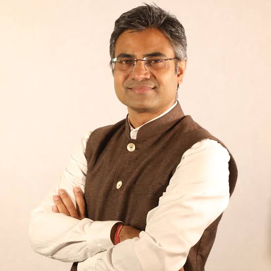 sujeetsachan27's tweet photo. आम आदमी पार्टी के पंजाब से सांसद संदीप पाठक ने बाढ़ से राहत बचाव के कार्य के लिए 5,00,00,000 रूपये दिए है https://t.co/R1NvgGfcOz