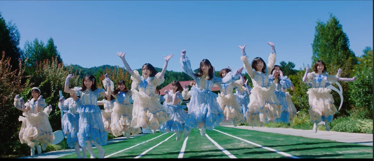 こんにちバッハ！
お昼休みにMV回そうぜ
 #日向坂46_お願いバッハ 

日向坂46『お願いバッハ！』MUSIC VIDEO youtu.be/XYTjRxWe9Jc?si… <a href="/YouTube/">YouTube</a>より