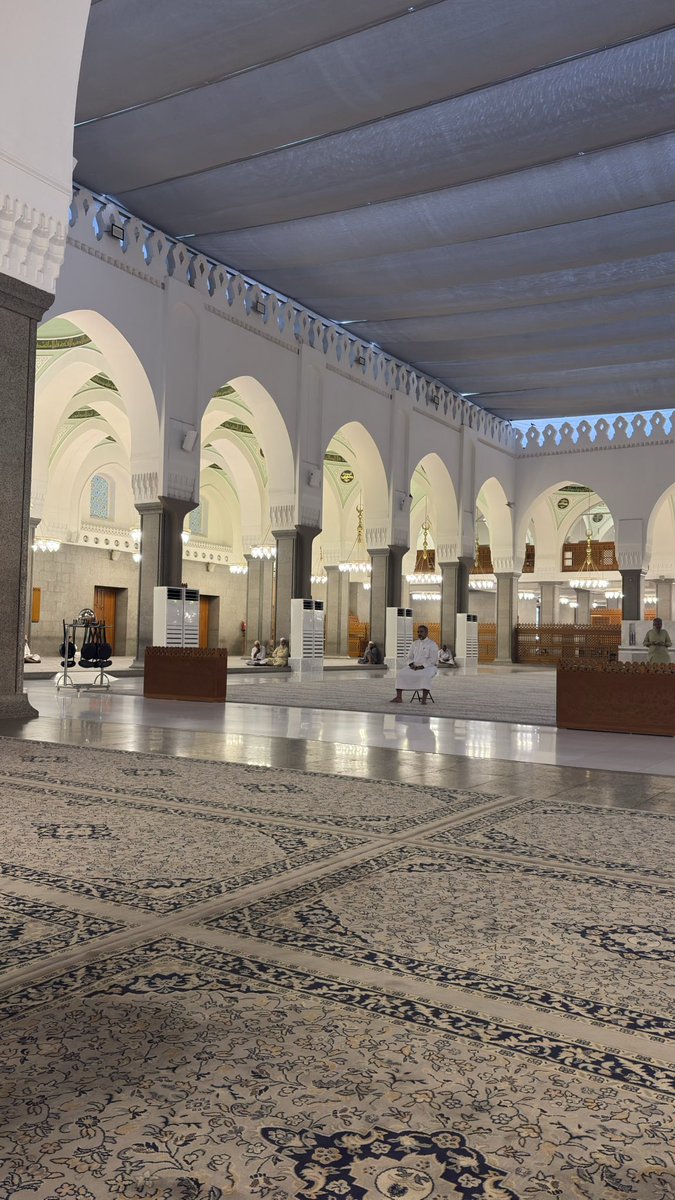 سَكينةُ الدنيا في مدينةِ رسولِ الله ﷺ 🤍