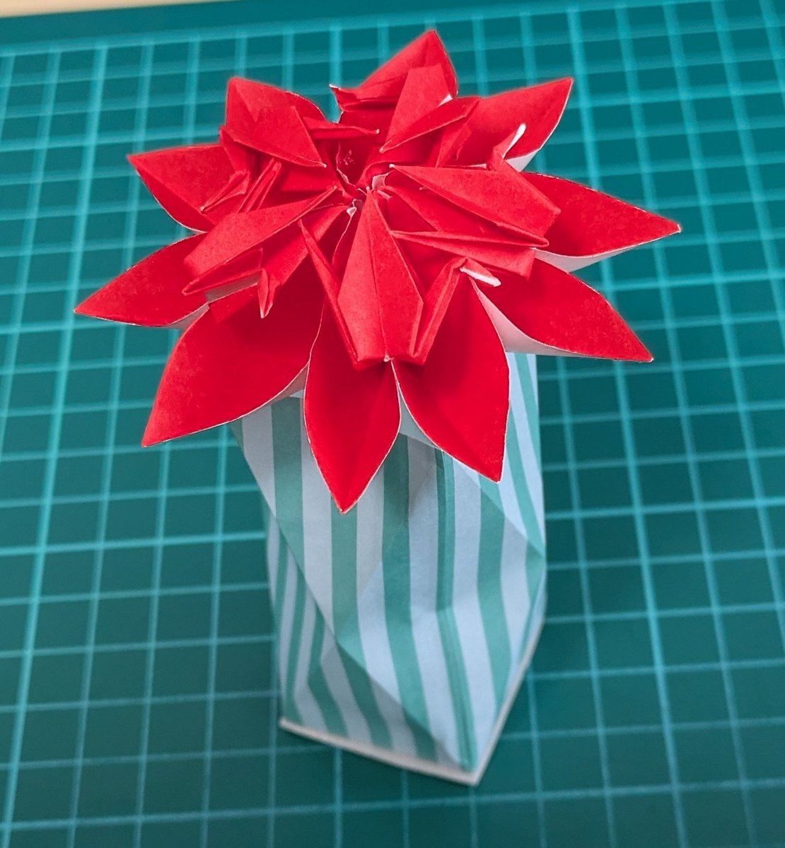 選挙終わってだいぶ経つけど
100万の壁もガソリンも消費税も給付金も全てリセットされた?　話題にも上らない　前に進まない