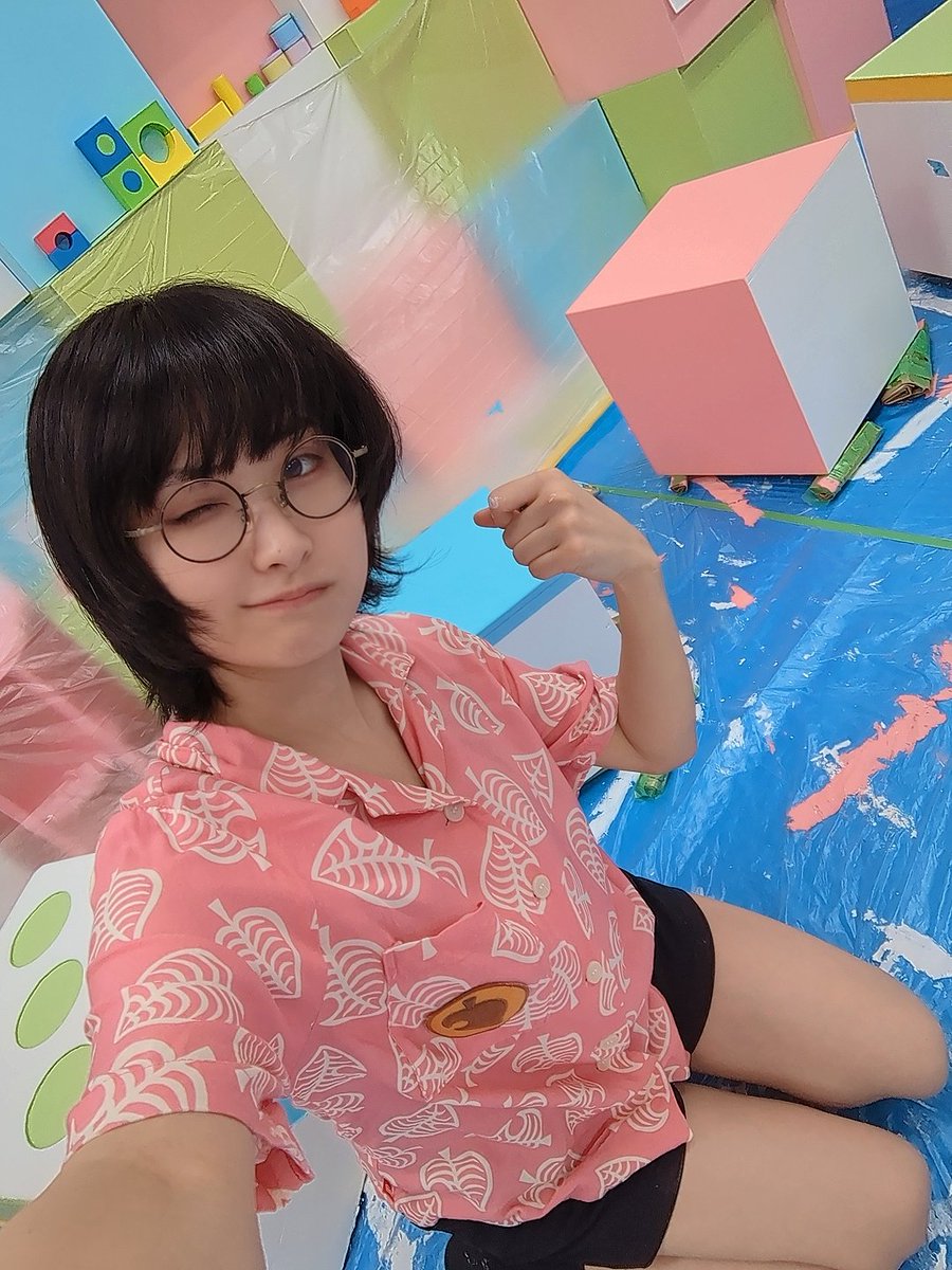 昨日もパステルスタジオのリニューアル工事🎲
見えますか？このかわいい色たちが。

すごいです。じゃんじゃかかわいさが増して行きます。四角くて小さくて黄色いヘラが相棒です。

#フレッシュスタジオ #パステルスタジオ
