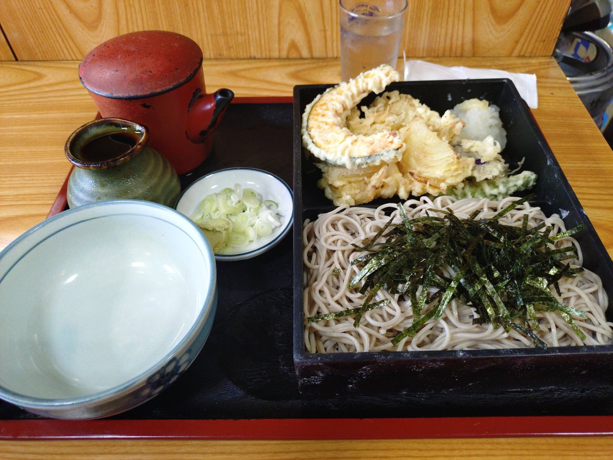 野菜天ざる　800円