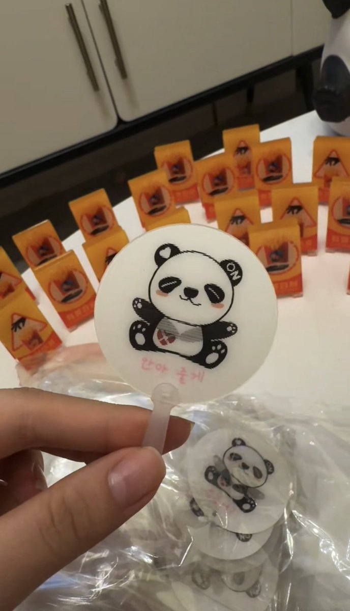 똑같아네~
#2pm #JUN_K #준케이 #Dear_My_Muse