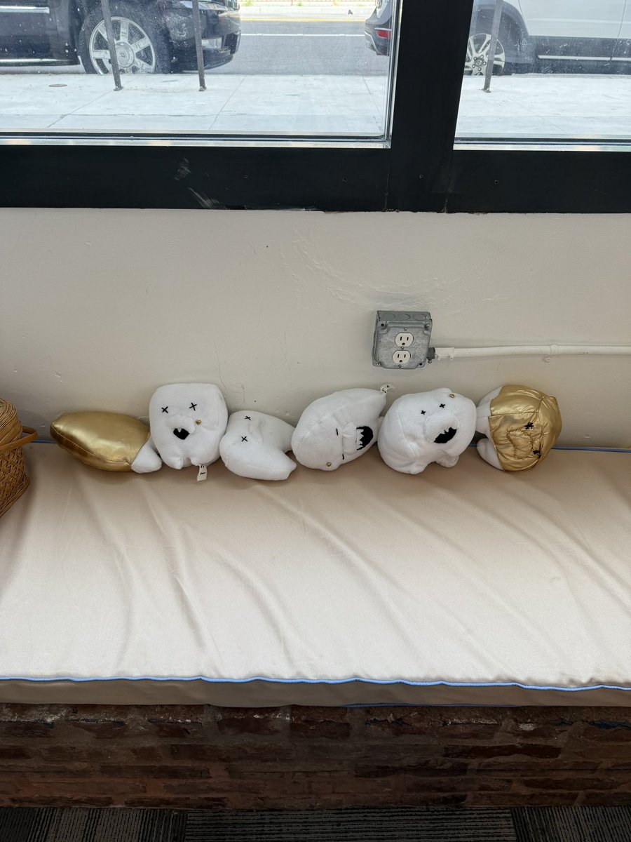 longwinter___'s tweet image. 🚏 just a homebody city girl ..•*

insta: instagram.com/chlwpffl
blog: m.blog.naver.com/chlwpffl_
ask: spin-spin.com/longwinter___