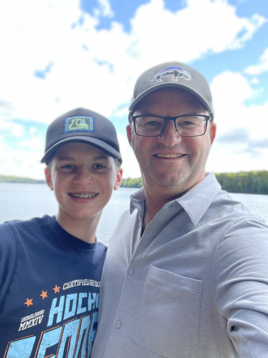 fonnzilla's tweet image. Couldn't think of a better way to spend the last weekend of the summer before the start of Grade 9 than on a canoe trip in @Algonquin_PP.   Didn't get to stop in @Arowhon but enjoyed the view from Gibraltar.