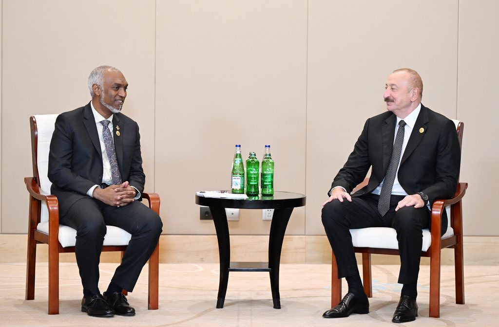 presidencymv's tweet photo. President meets President of Azerbaijan  
https://t.co/fT39ZPzhEV

#MaldivesChina https://t.co/vXgSJVtk6u