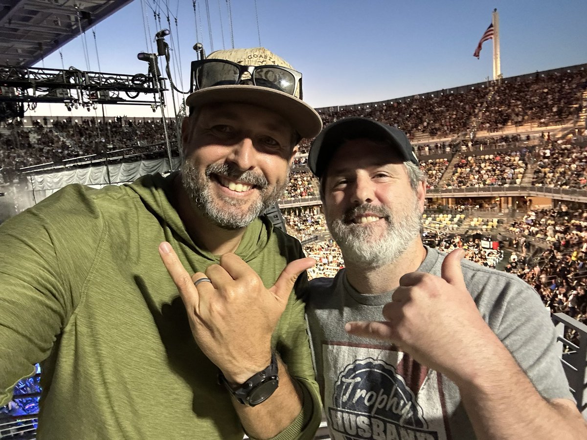 D_Frezza's tweet image. Blink182 Charleston