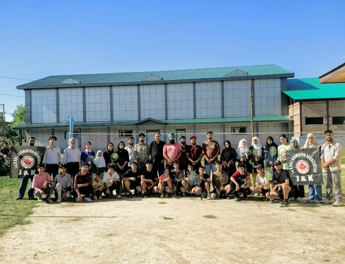 rayaan958's tweet photo. J&amp;K Ball Badminton Association wraps up selection trials for Sub-Junior Nationals at Gindun Stadium, Srinagar! 30 young athletes now head into a 21-day coaching camp before the final squad is named for #Dindigul2025. Game on!  #LuminousEdge #SanjayDutt #BallBadminton #JKSports https://t.co/87Vn9XfTMw