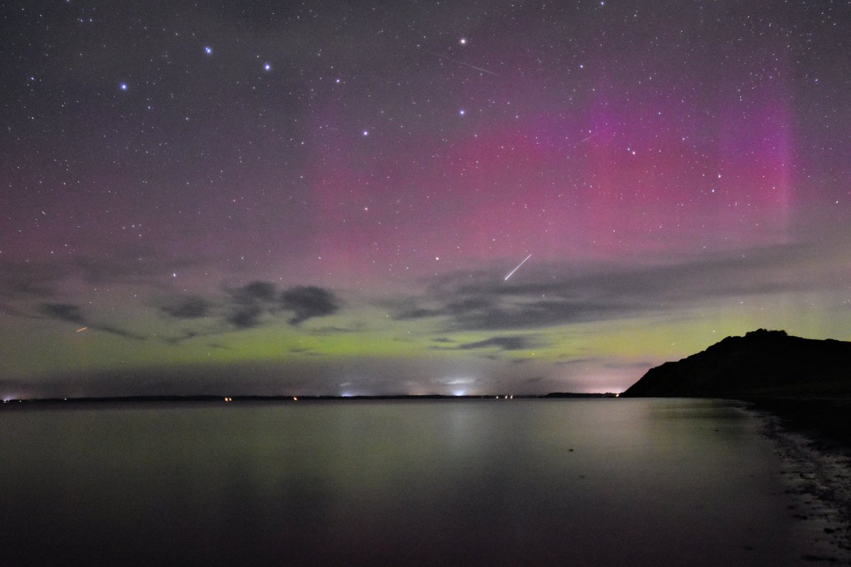 Big substorm now! 01:15 CET on 2/9 at Ulbjerg Klint, Limfjord, Denmark.
