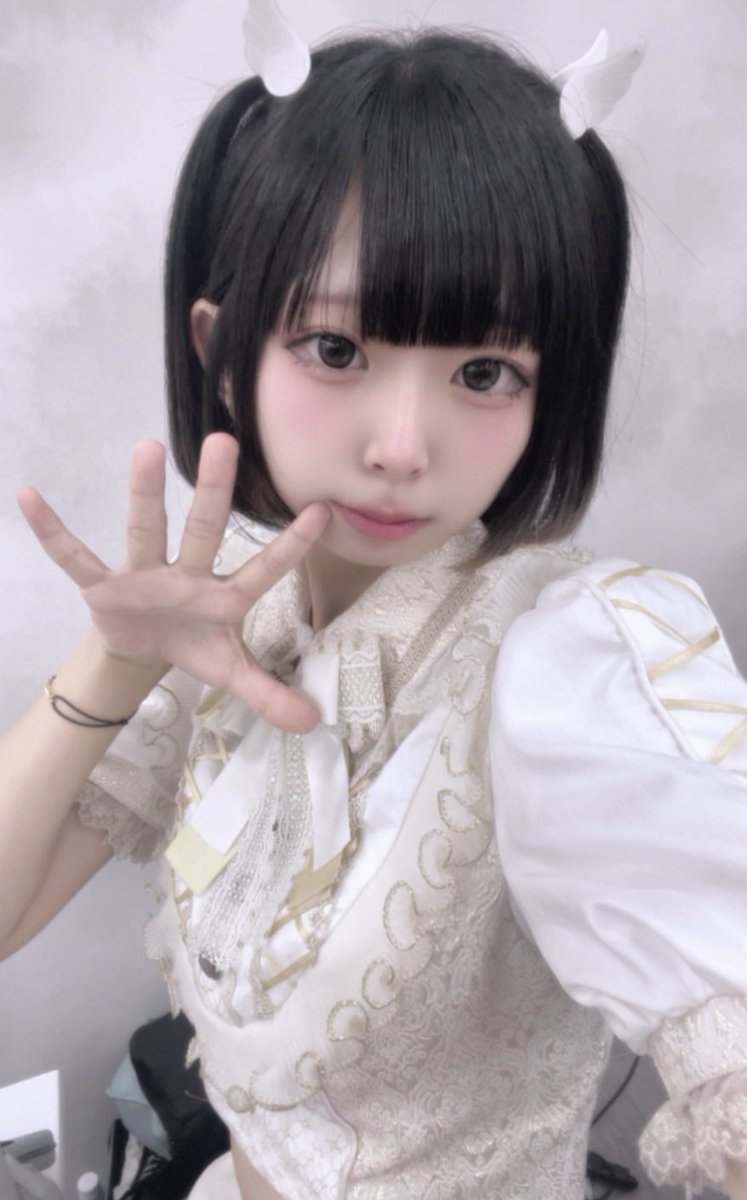 えむ様 プロジェクトセカイ . 2.5周年記念イベントに イラストを