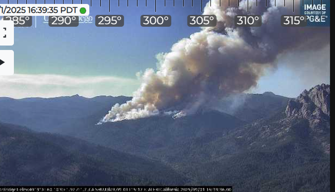 ZoomCenter's tweet photo. The #RootFire has started in Castle Crags State Park, burning in Shasta County California and at 100 acres in just 3 hours https://t.co/xNZLGAN1xk