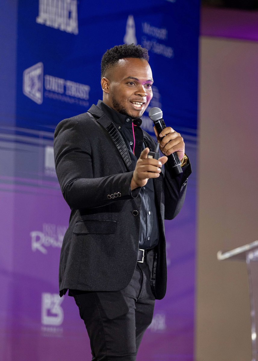 TechBeachRT's tweet image. Certified Sampson took the stage at TBR with a keynote that was equal parts real, raw, and inspiring. 

His journey from digital content to brick-n-mortar business, is proof that when culture meets consistency, legacy is the next step.

Join us in Jamaica Dec 3-5, 2025