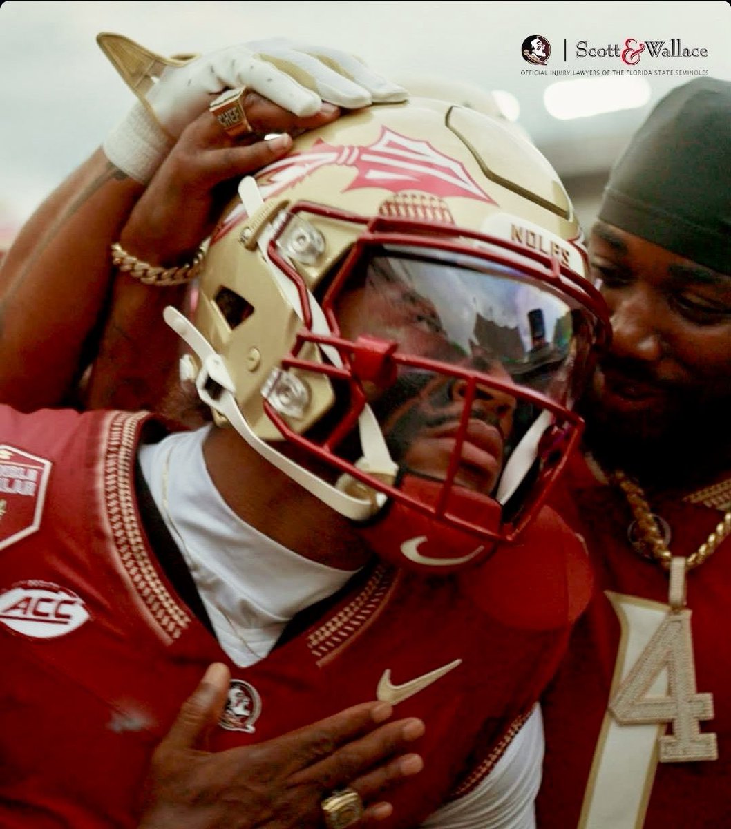 LogansTwitty's tweet image. Love this frame shot of FSU legend Dalvin Cook celebrating with Thomas Castellanos after his first TD run as a Seminole🔥