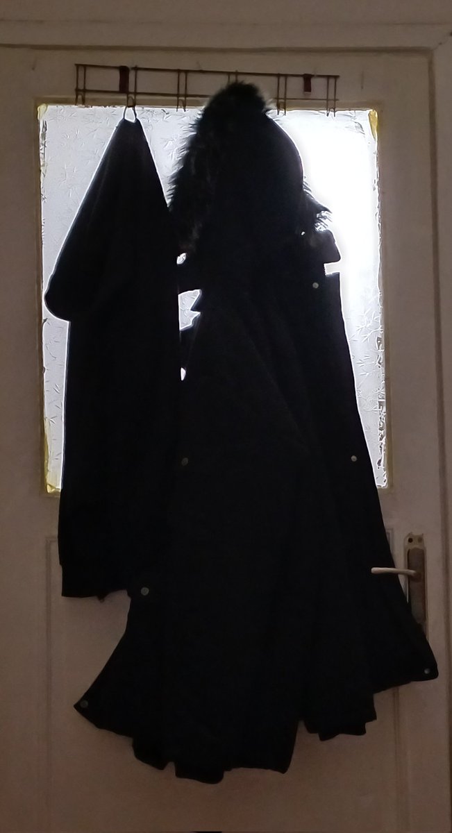 Tövbestağfurullah.Gece gece ödümü kopardı.Sırtına roket takmış koca burunlu koca kafalı gulyabani gördüm sanki 😁