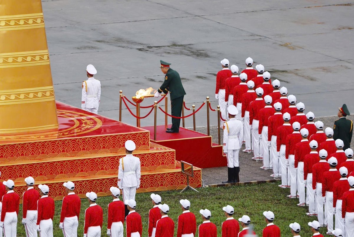 VietnamNewsVNS's tweet image. 🇻🇳 The military parade and mass procession marking the 80th anniversary of the August Revolution and National Day (September 2) is underway at Ba Đình Square, Hà Nội.
This is a national-level event, attended by around 40,000 people.

📸 VNA/VNS Photos Doãn Tấn