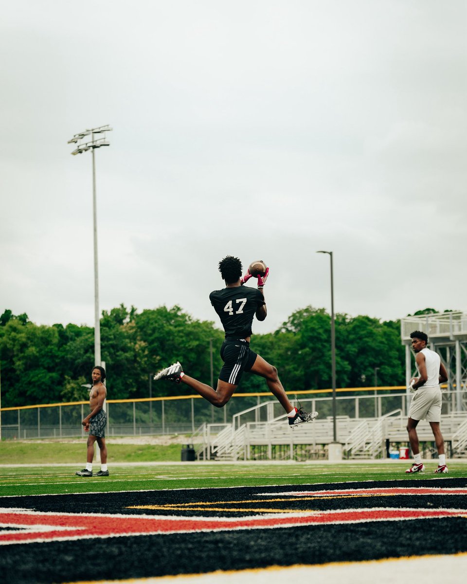 6’3 190 WR BALLER‼️
Looking for a Home

hudl.com/video/3/181096…