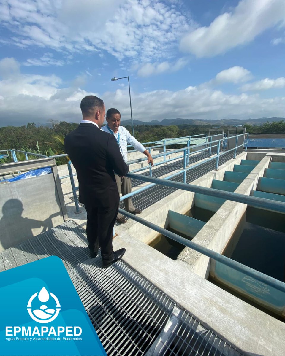 EPMAPAPED's tweet photo. Tuvimos el honor de recibir al Mgtr Mauro Briones, nuevo Gerente de nuestra institución, quien realizó su primer recorrido oficial por la Planta de Agua Potable.
Durante su visita, conversó con el equipo técnico, operativo y el biólogo encargado de la planta.
#ForjamosDesarrollo https://t.co/nuXio42uAl