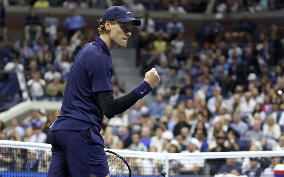 World #1 and defending champ Jannik Sinner defeats Alexander Bublik (was a 11-match winning streak) 6-1, 6-1, 6-1 to reach the QFs at the #USOpen.

1h21.

13th Grand Slam QF, 8th consecutive.

Faces Lorenzo Musetti (2-0 h2h) next. First match between them since 2023!