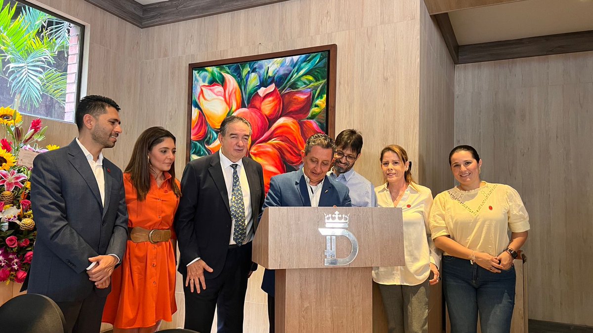 Club de la Prensa de Medellín tweet media