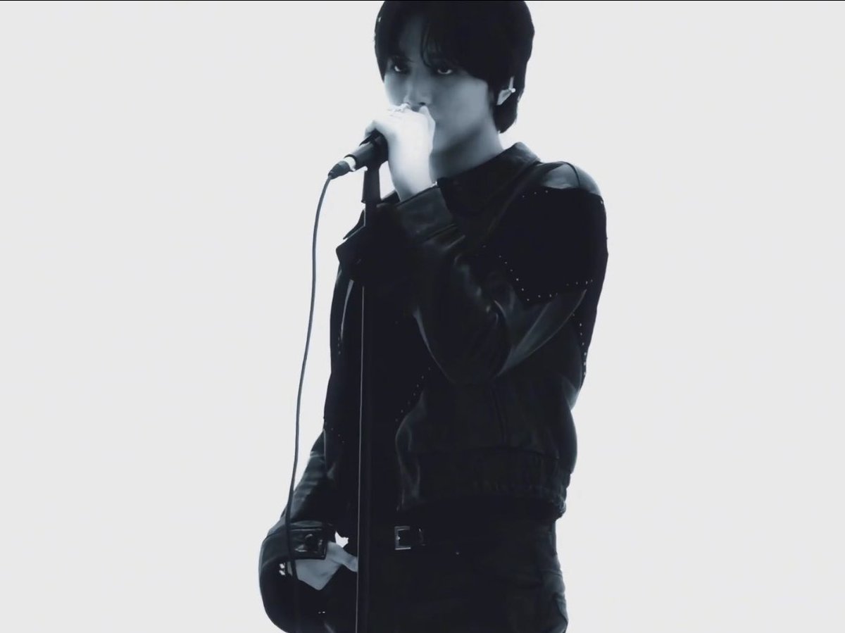 “the story of Haechan's growth as an artist, capturing the moment when a small light leaked from the stage became a guide to Haechan in his trainee days, and gradually grew and finally Haechan became the ‘light’ itself on stage” 🥹🖤